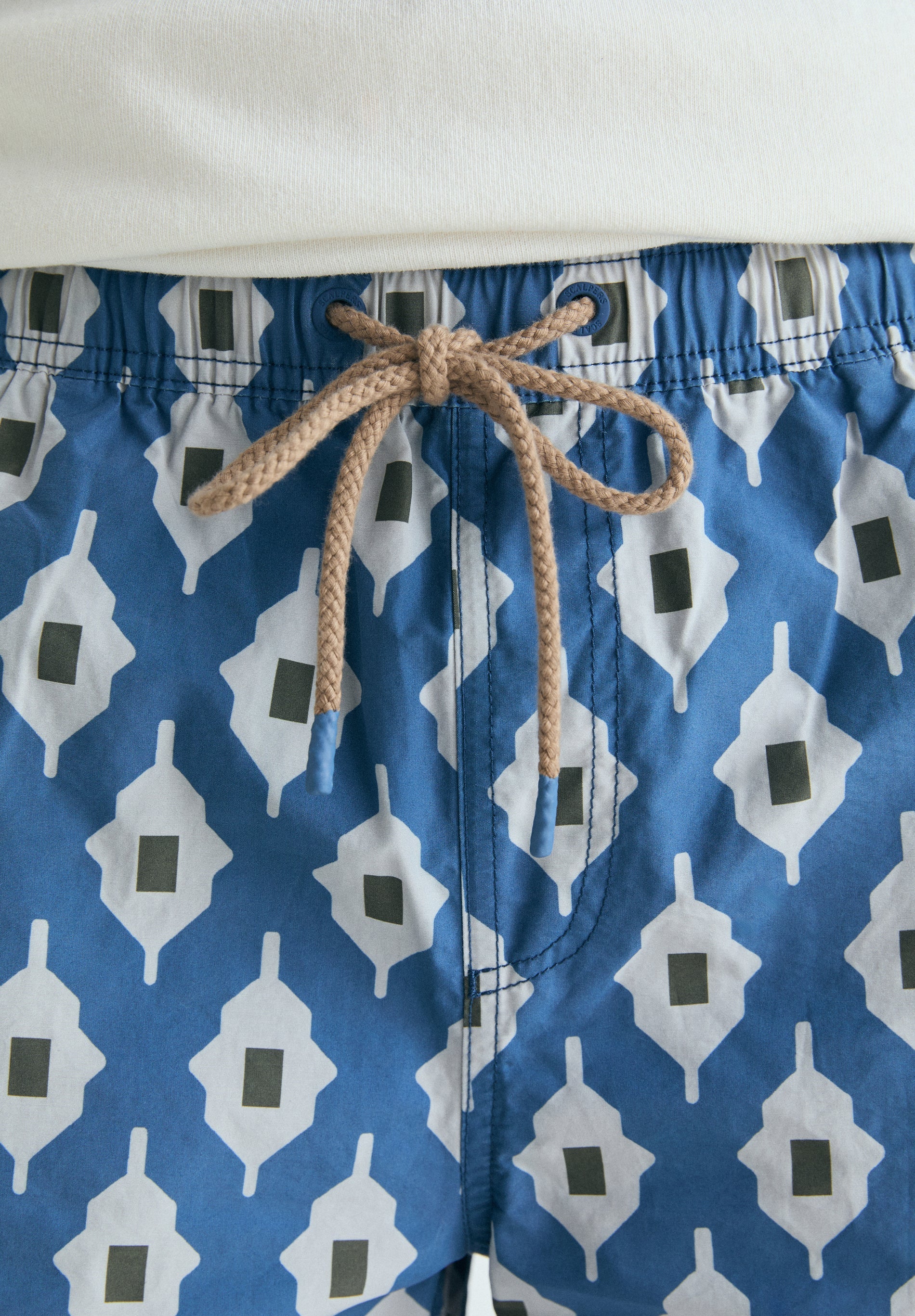 GEOMETRIC PRINT SWIMMING TRUNKS - Image 4
