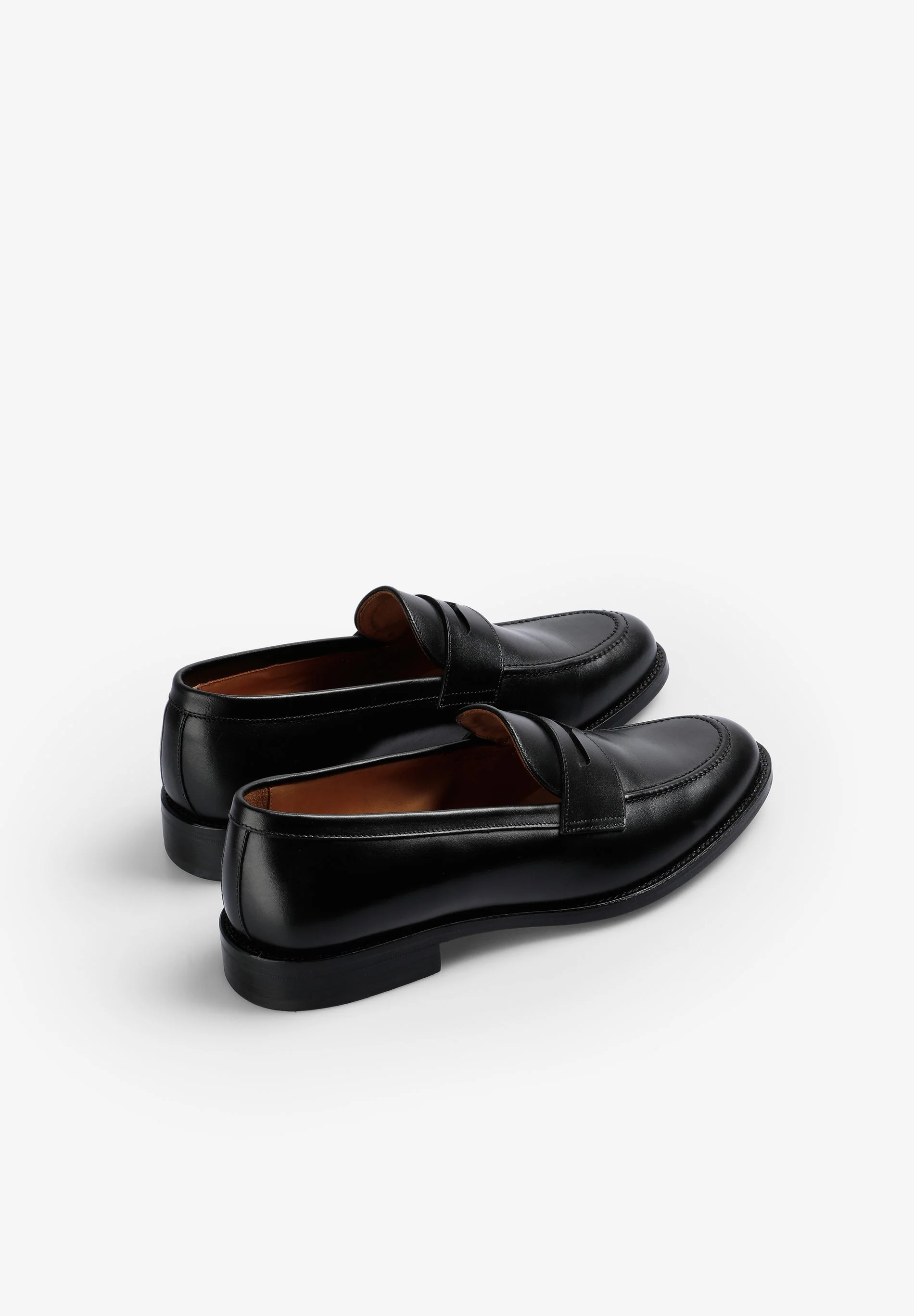 LEATHER LOAFERS WITH APRON - Image 4