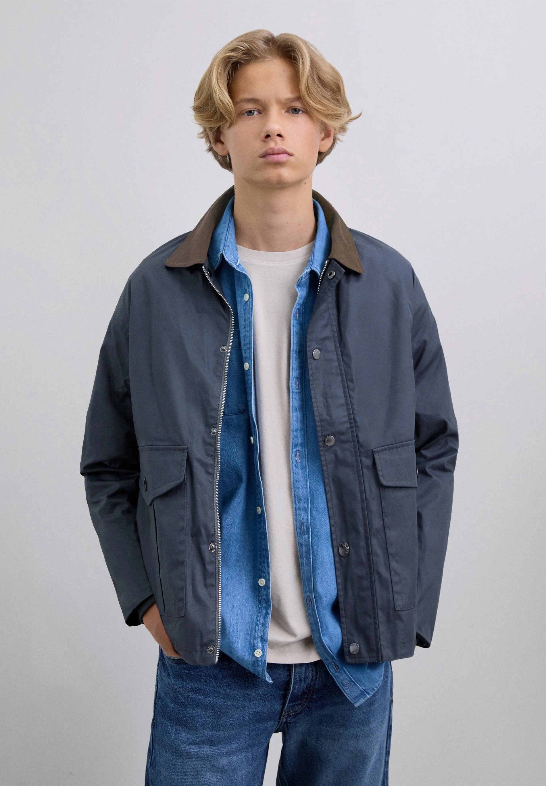 JACKET WITH CONTRAST CORDUROY COLLAR