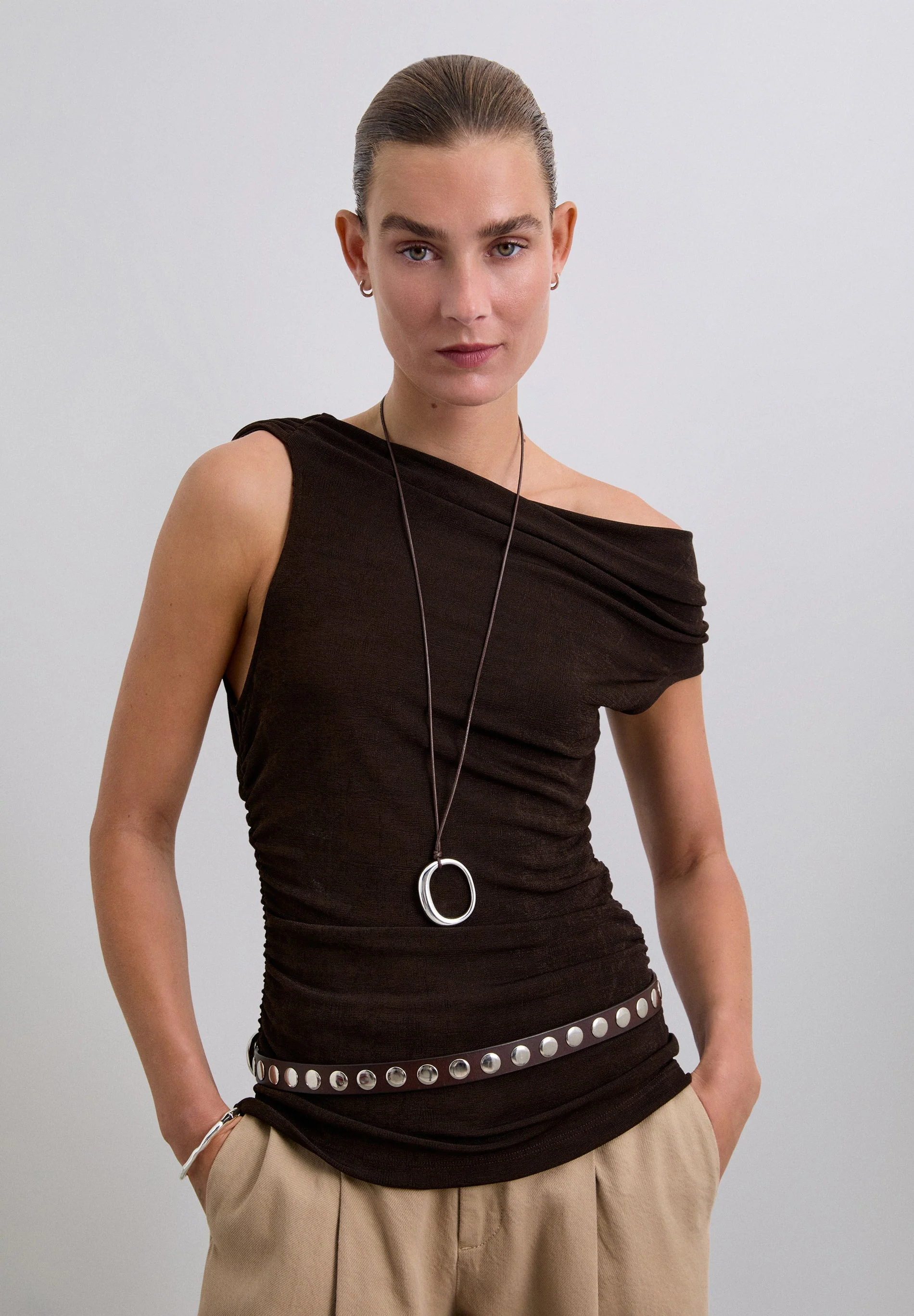 GATHERED ASYMMETRIC TOP