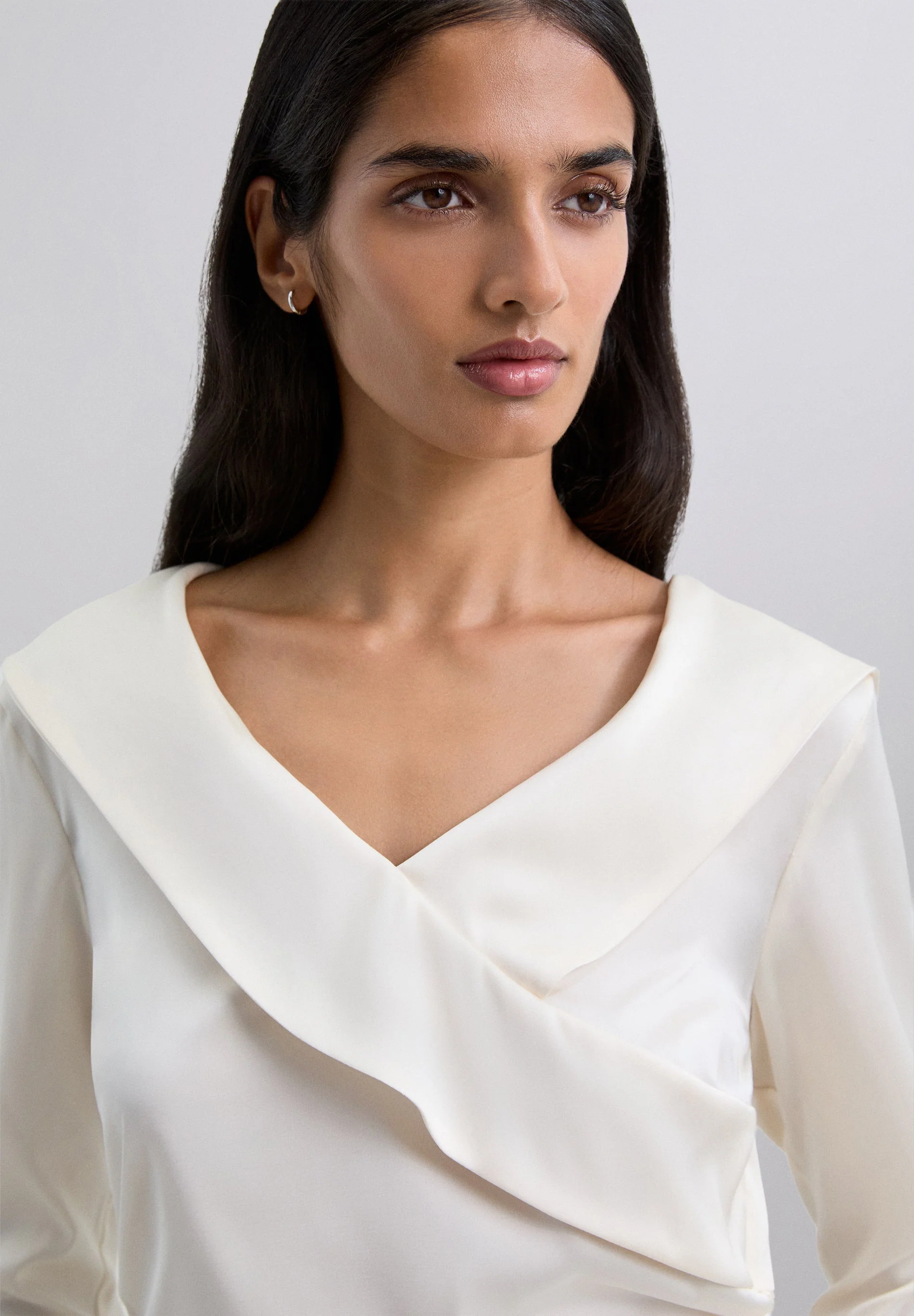 SATIN ASYMMETRIC SHIRT - Image 4