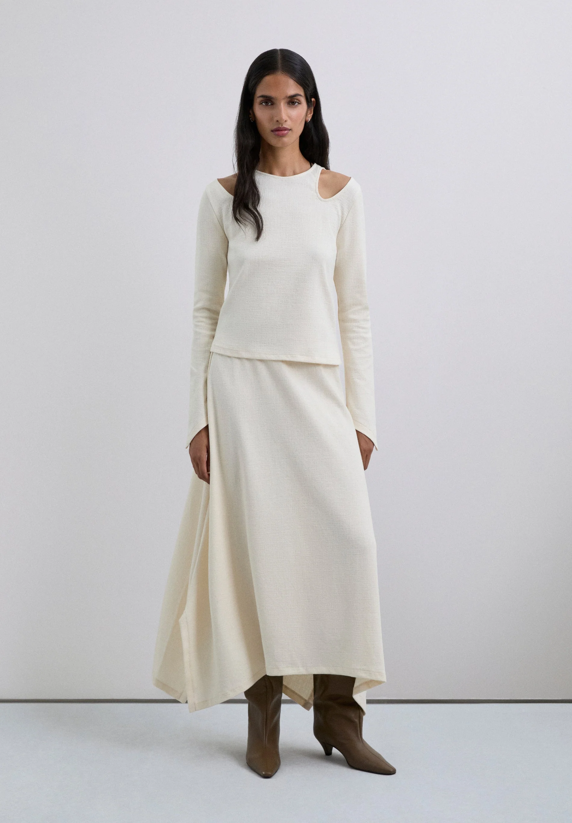 ASYMMETRIC KNIT MIDI SKIRT - Image 2