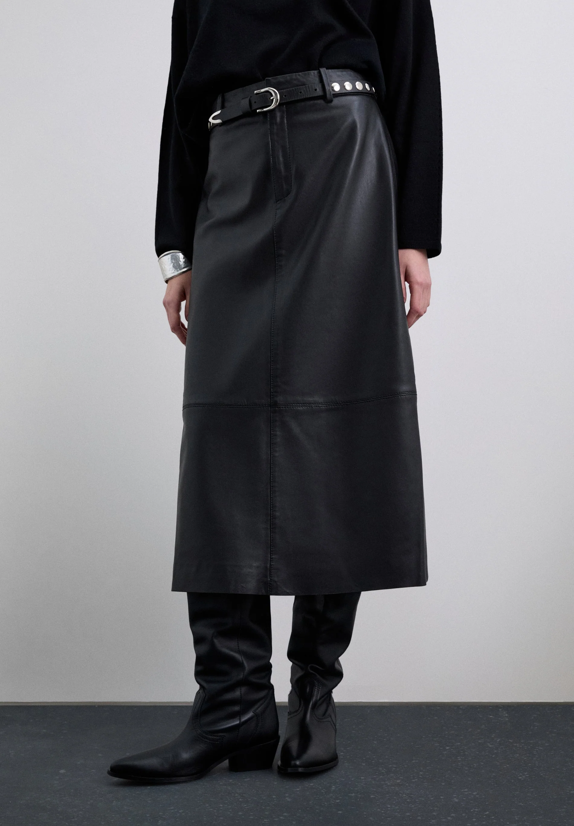 LEATHER MIDI SKIRT - Image 3