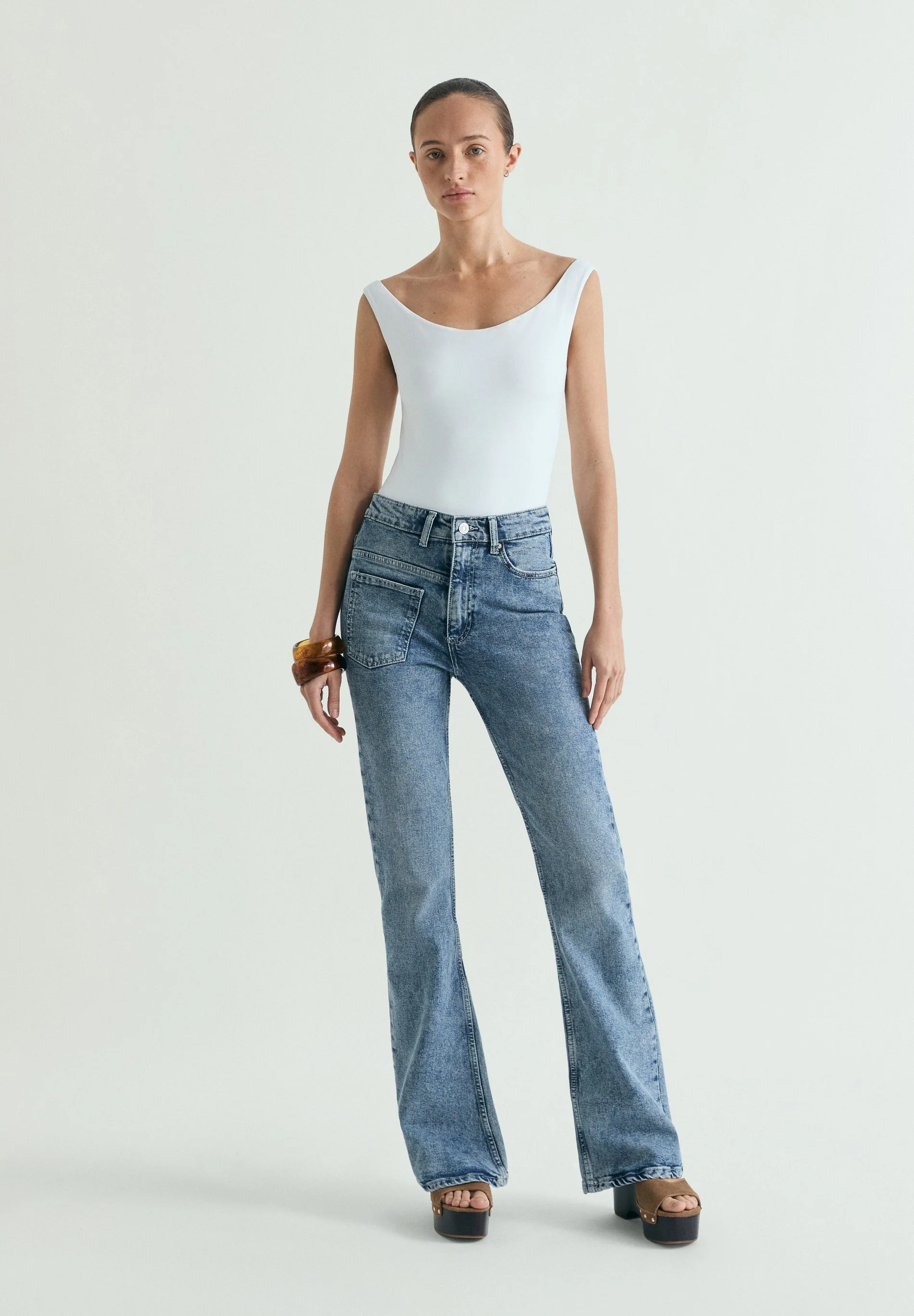 ASYMMETRIC POCKET JEANS - Image 3