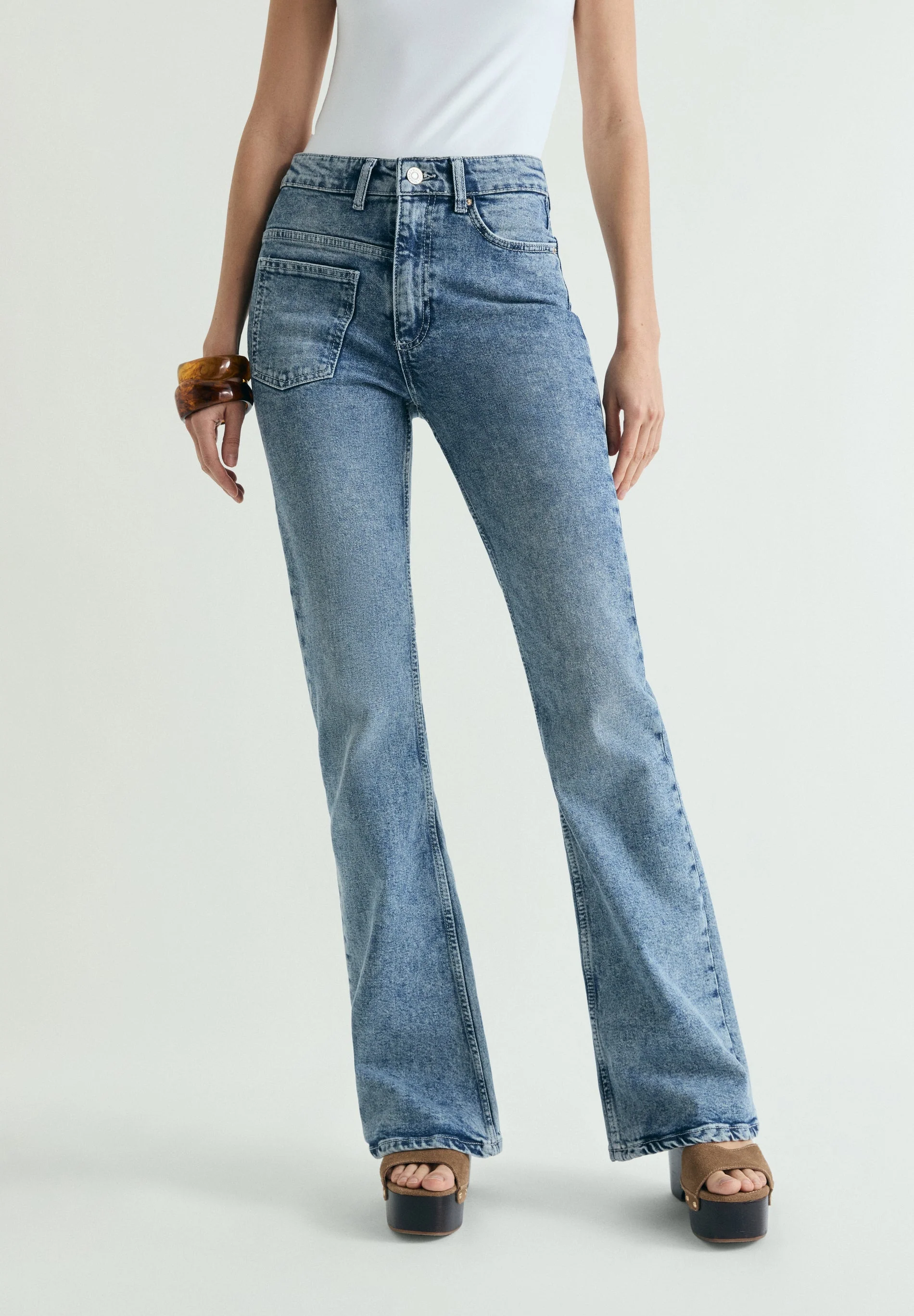 ASYMMETRIC POCKET JEANS - Image 4