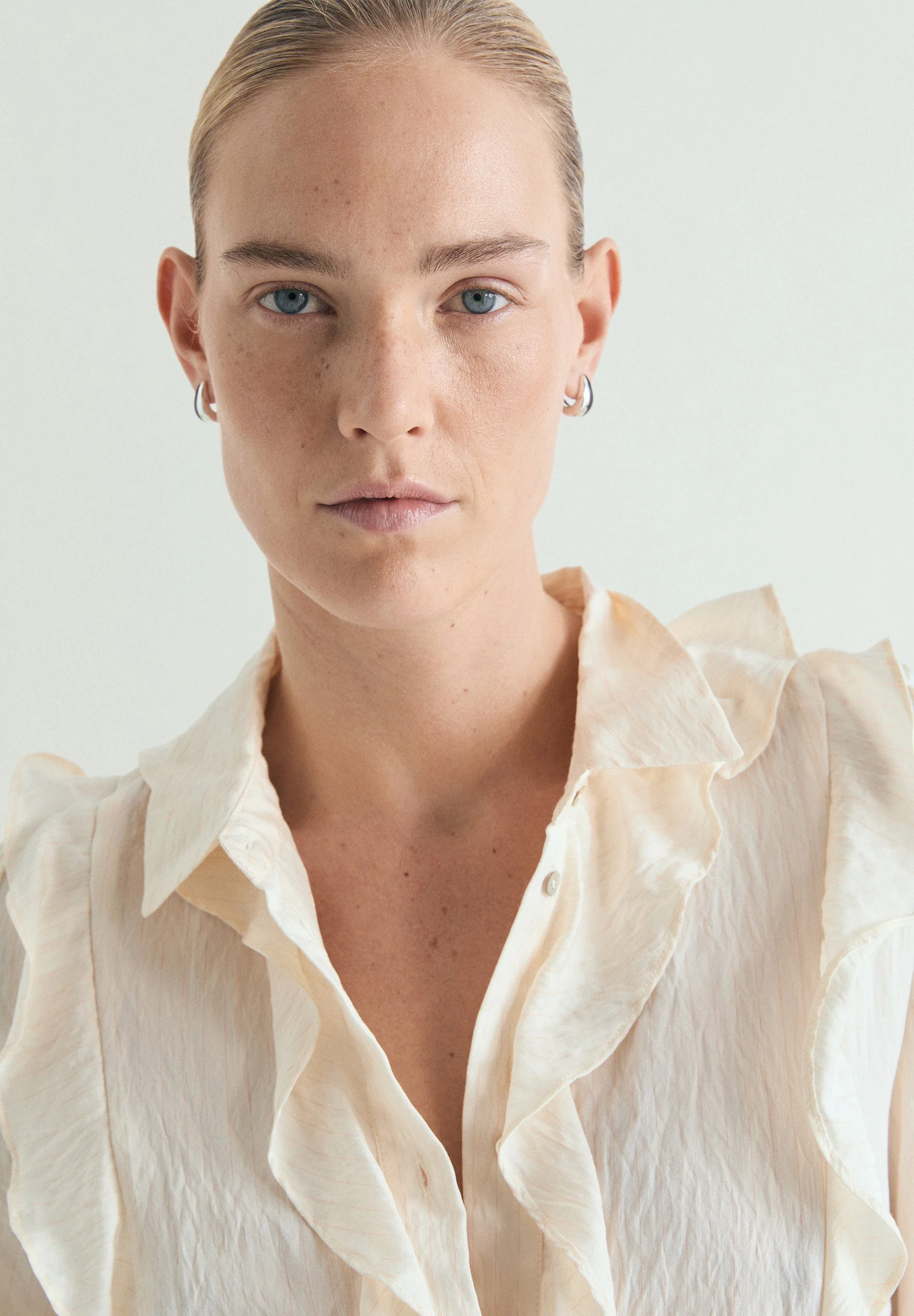 COTTON RUFFLED BLOUSE - Image 3