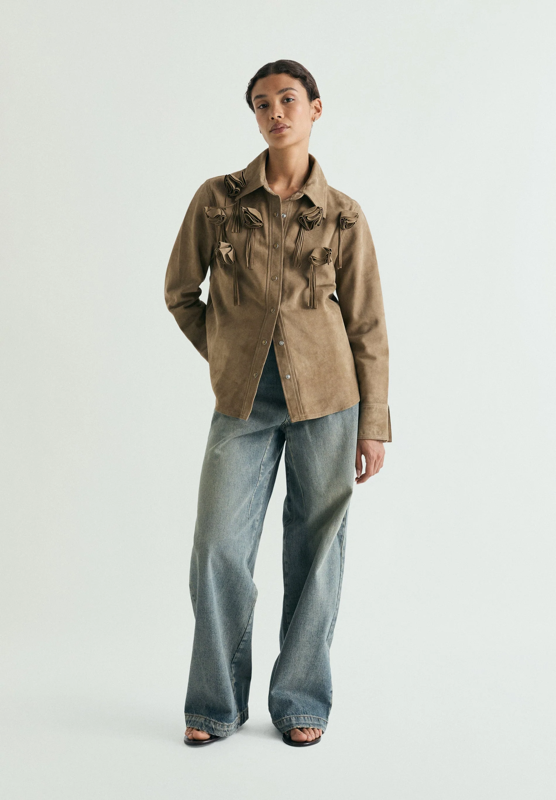 SUEDE SHIRT WITH FLORAL DETAIL - Image 3