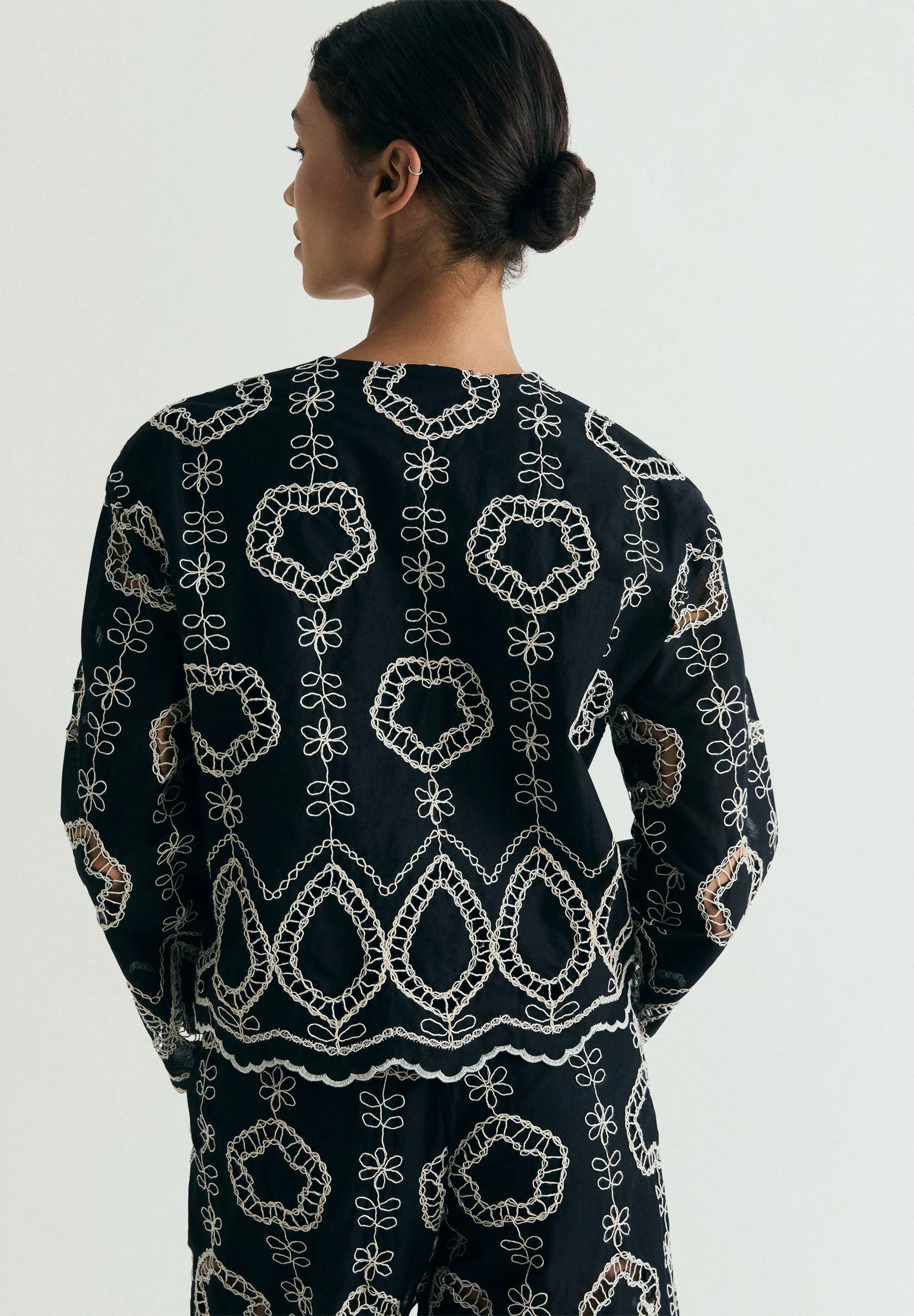 CONTRAST EMBROIDERED SHIRT - Image 6