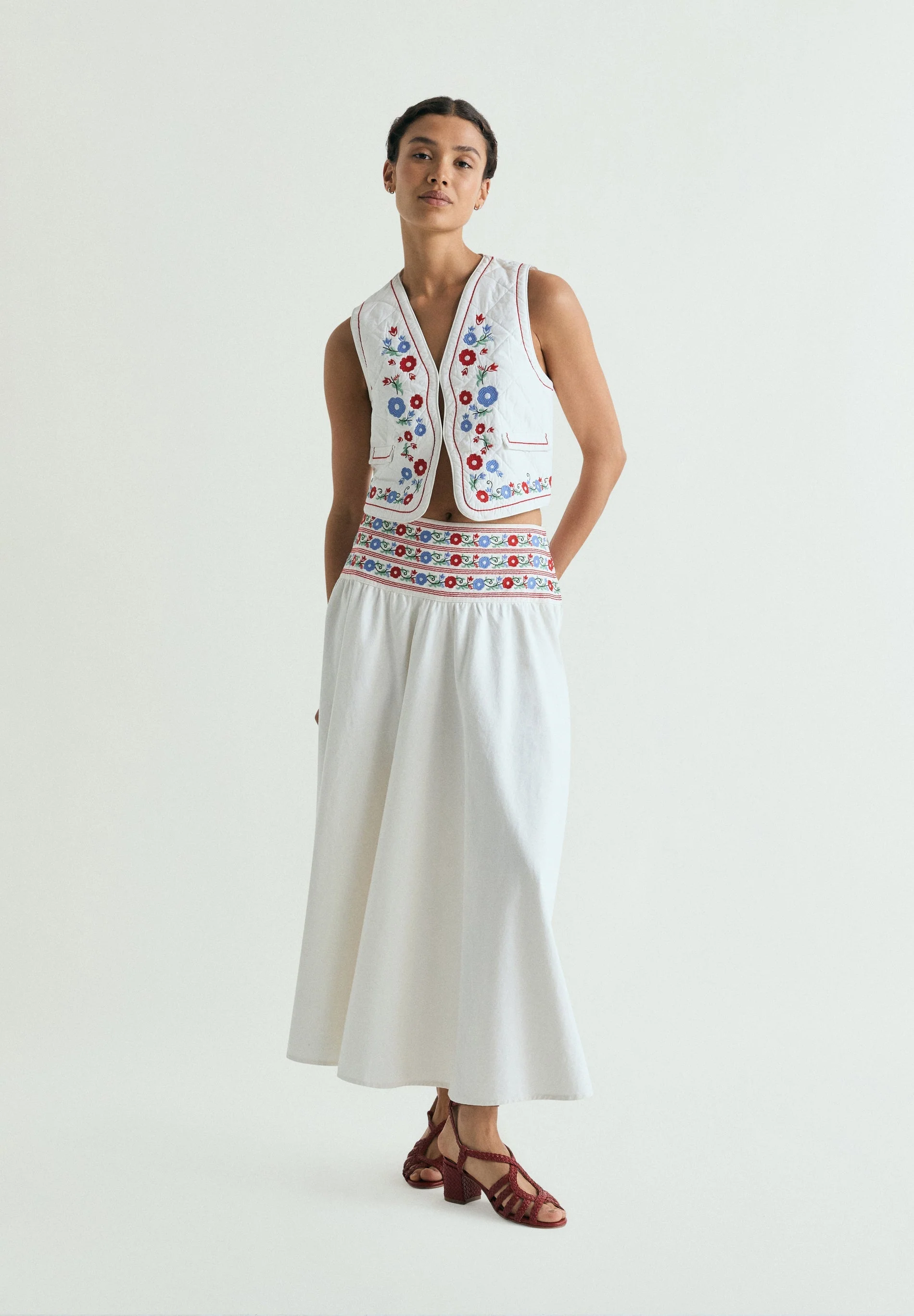 EMBROIDERED DENIM SKIRT - Image 4