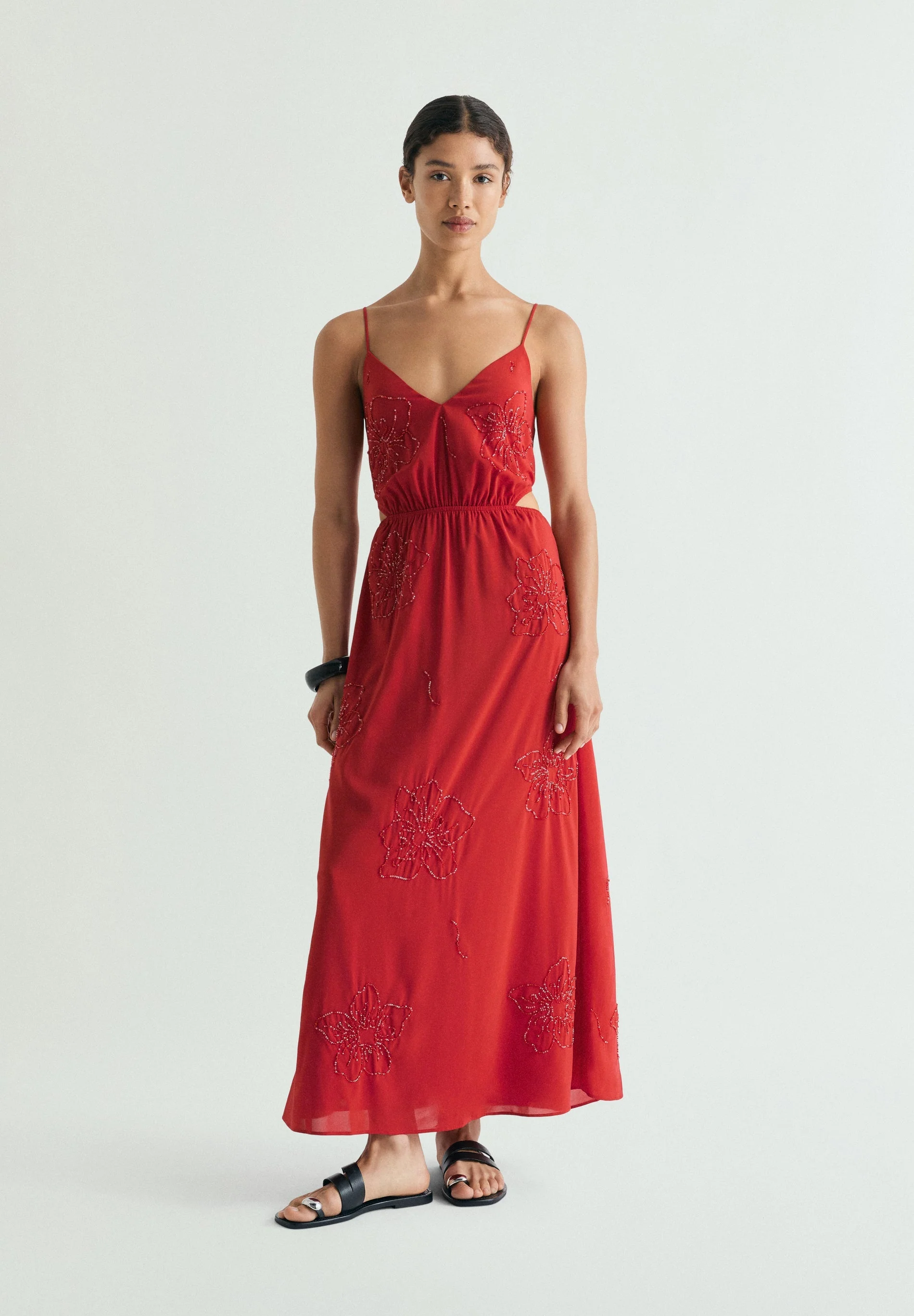 MID DRESS WITH BEADS AND CUT-OUT