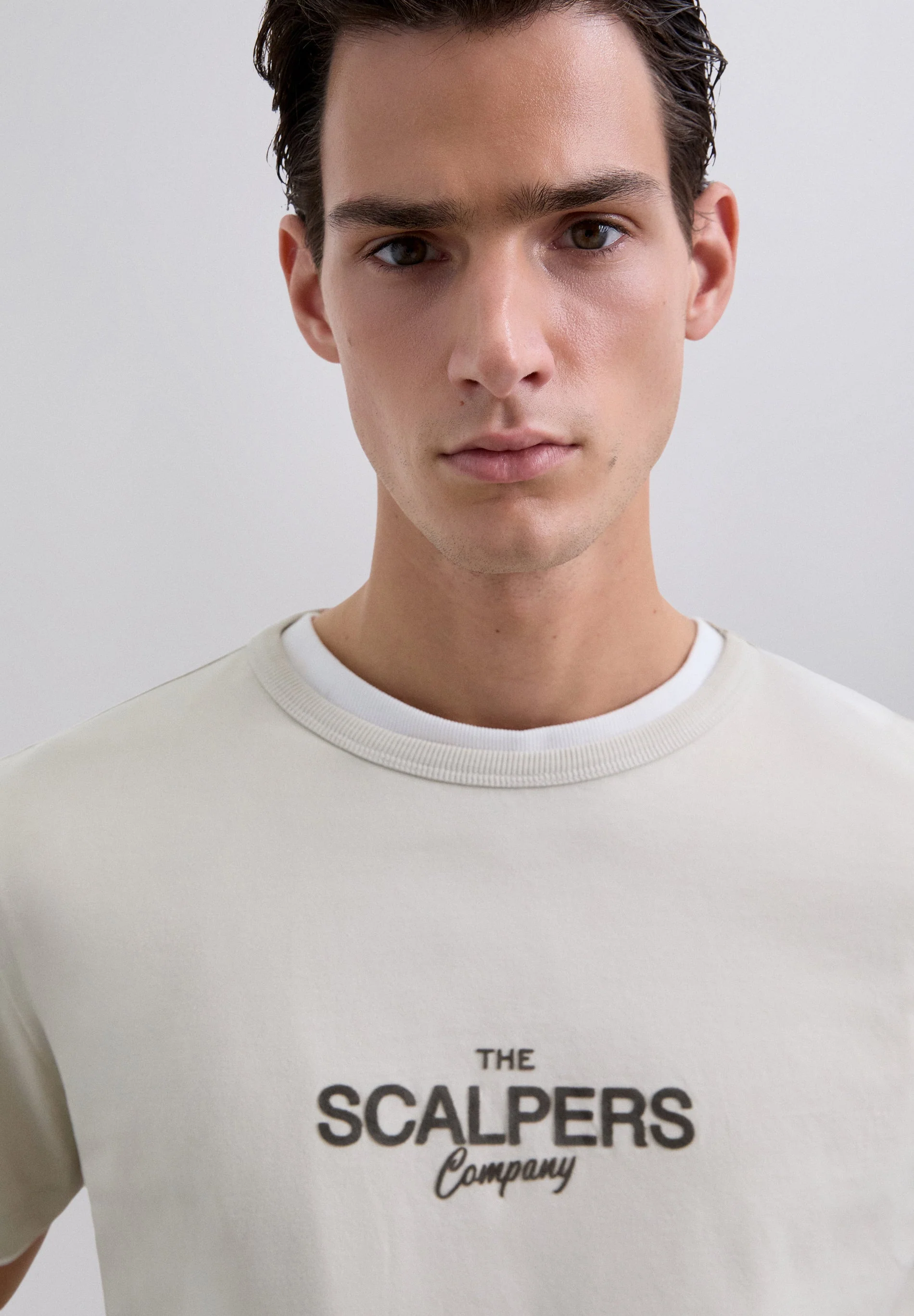 T-SHIRT WITH FRONT LOGO - Image 2