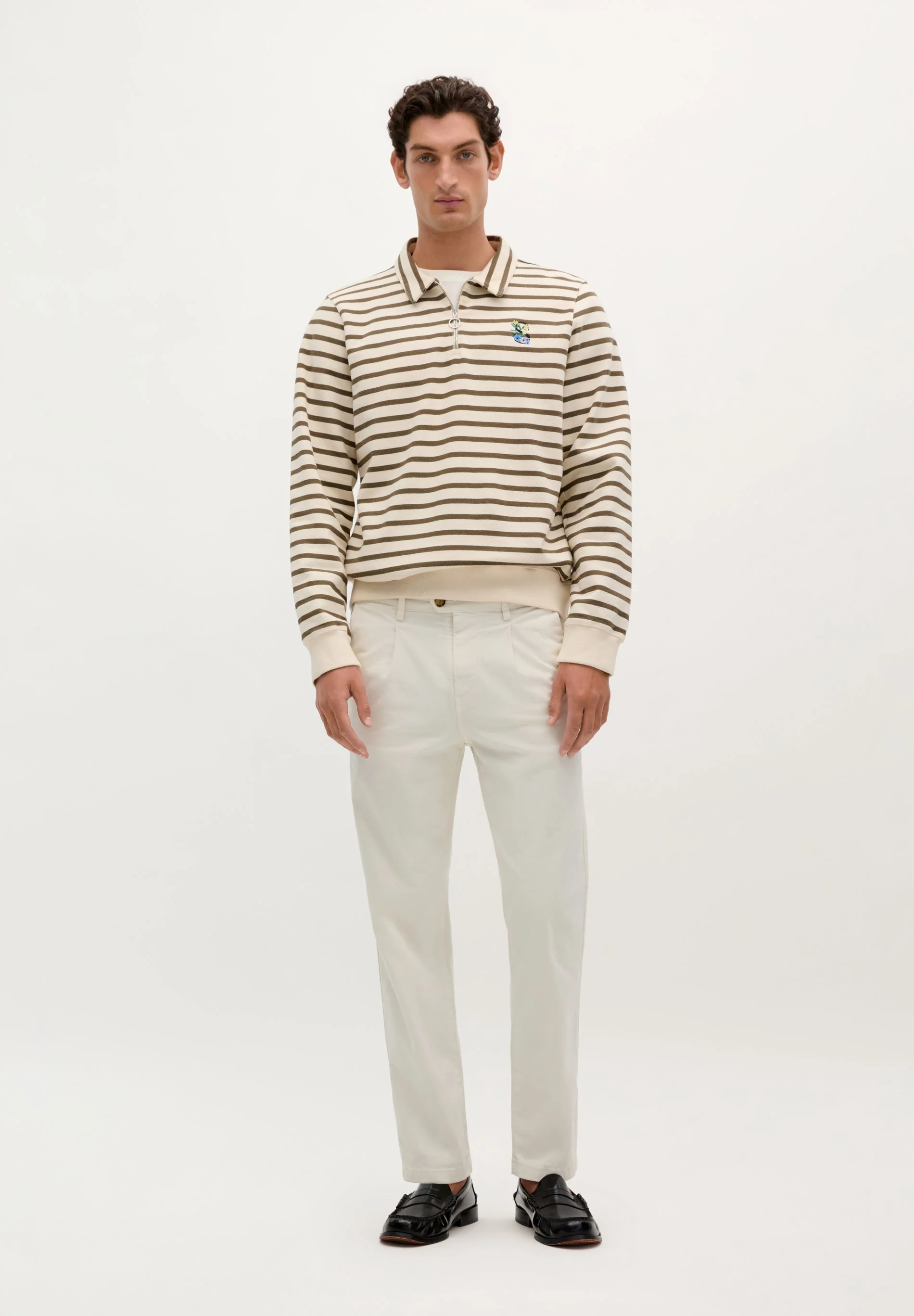 PANTALÓN CHINO PINZAS RELAXED - Image 2