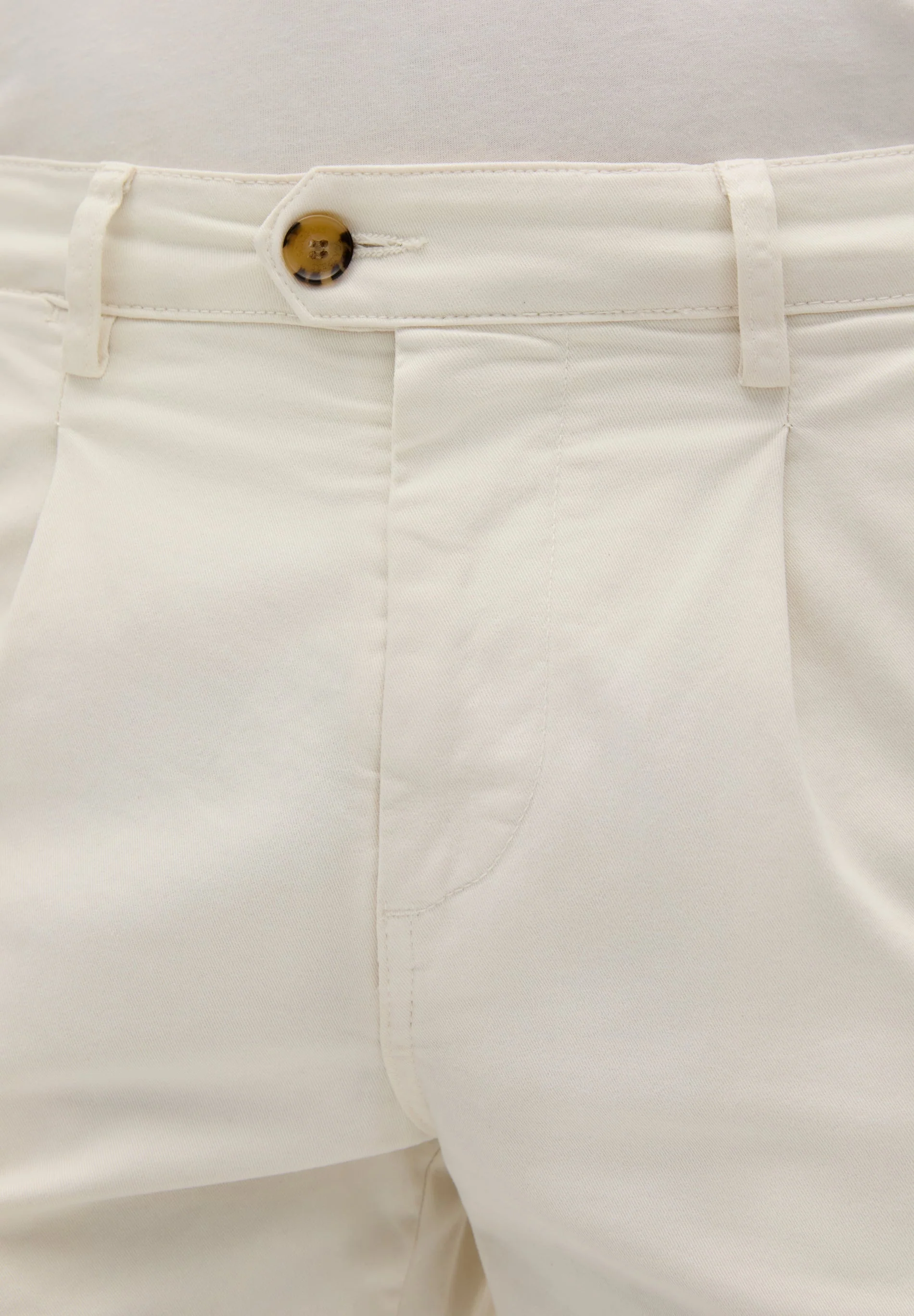 PANTALÓN CHINO PINZAS RELAXED - Image 4