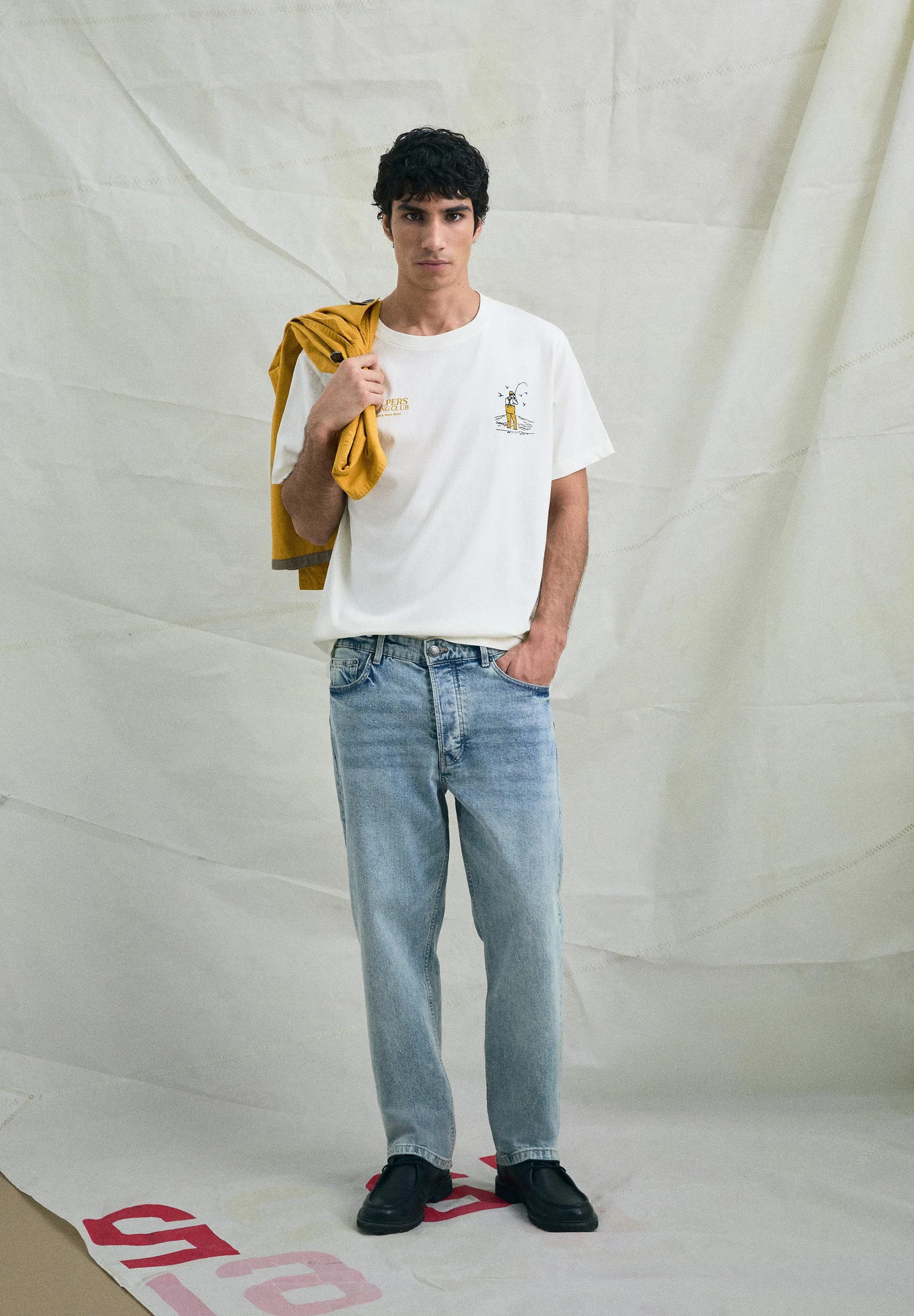 REGULAR FIT JEANS