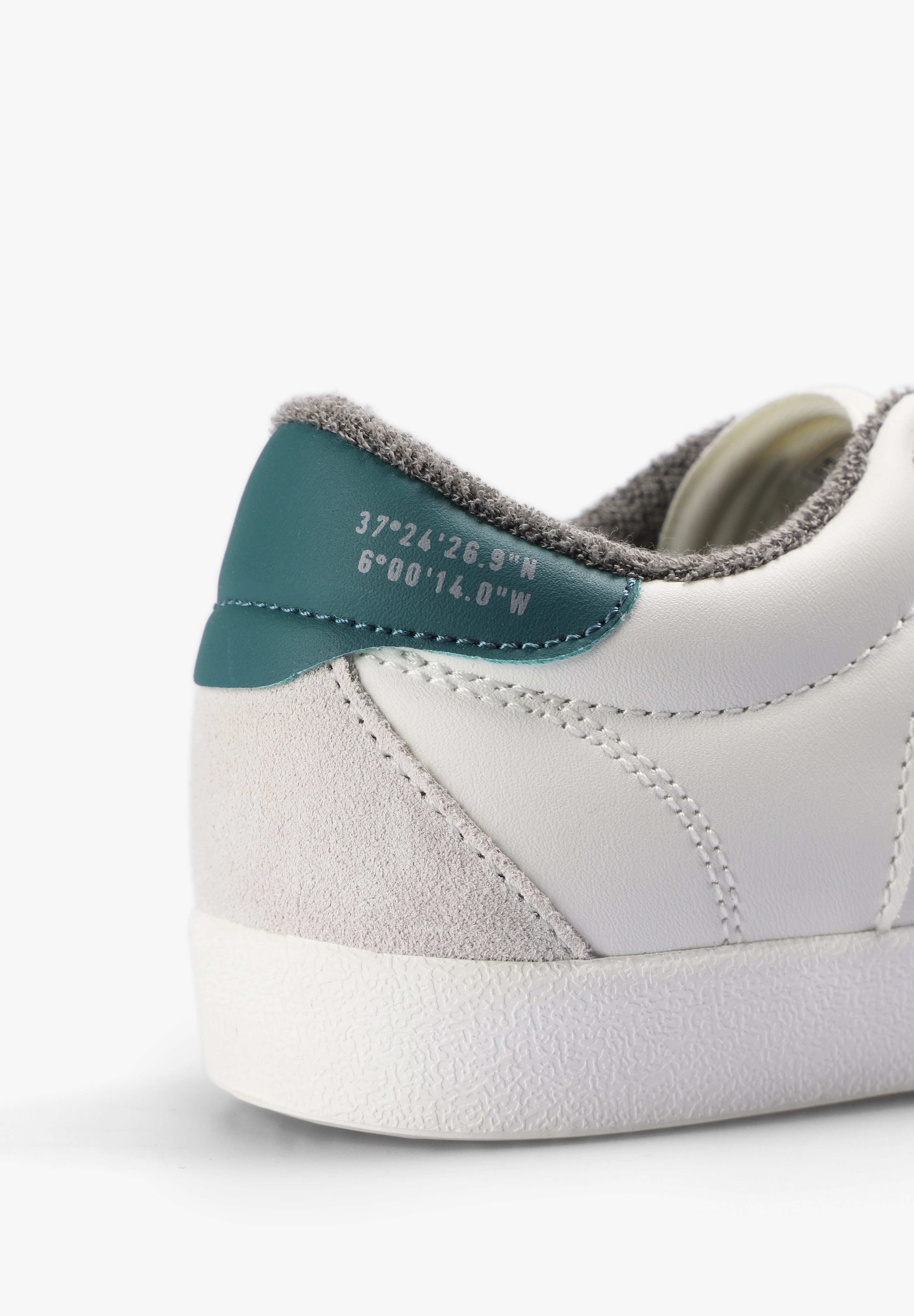 SNEAKERS WITH CONTRAST SKULL - Image 6