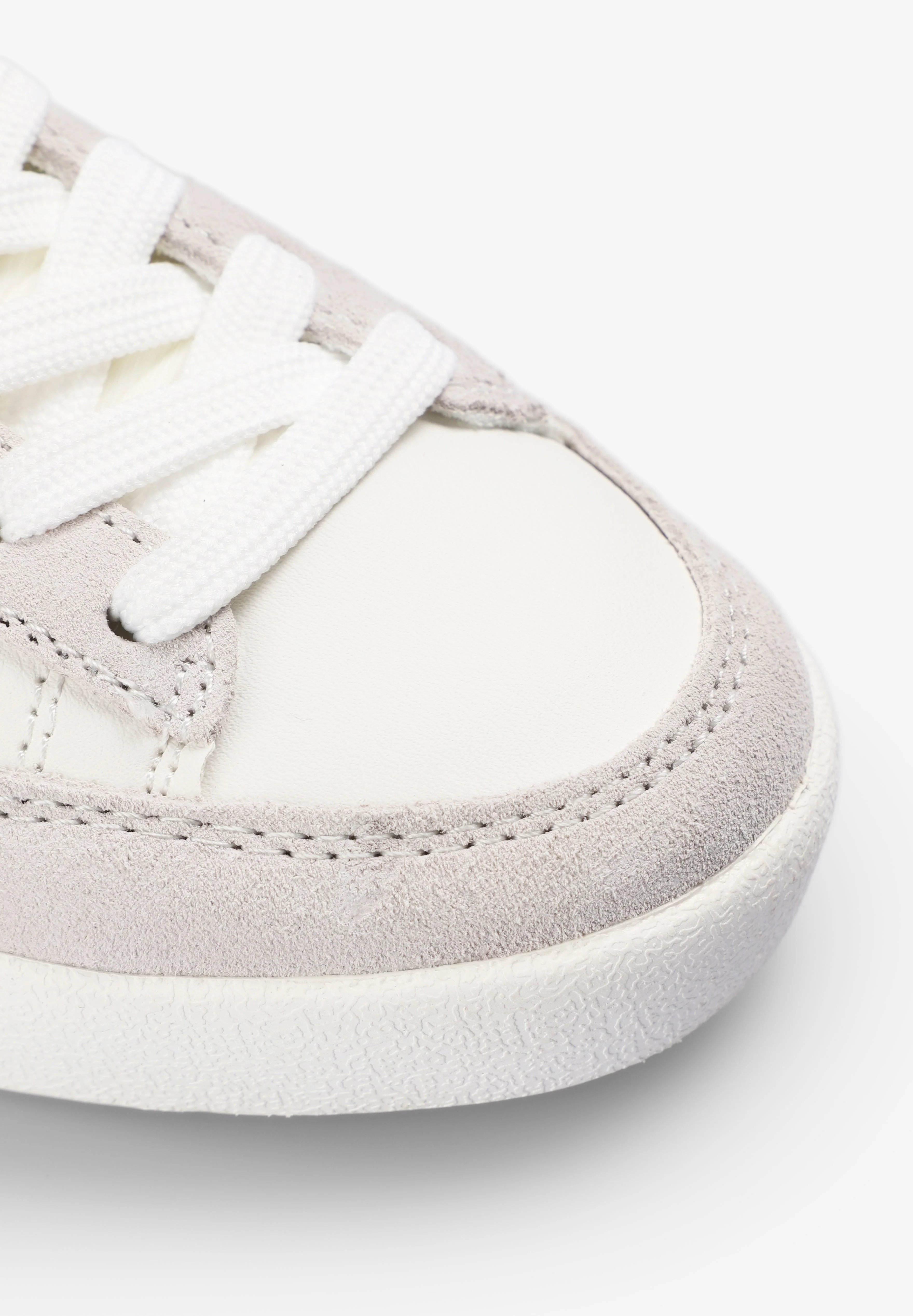 SNEAKERS WITH CONTRAST SKULL - Image 8