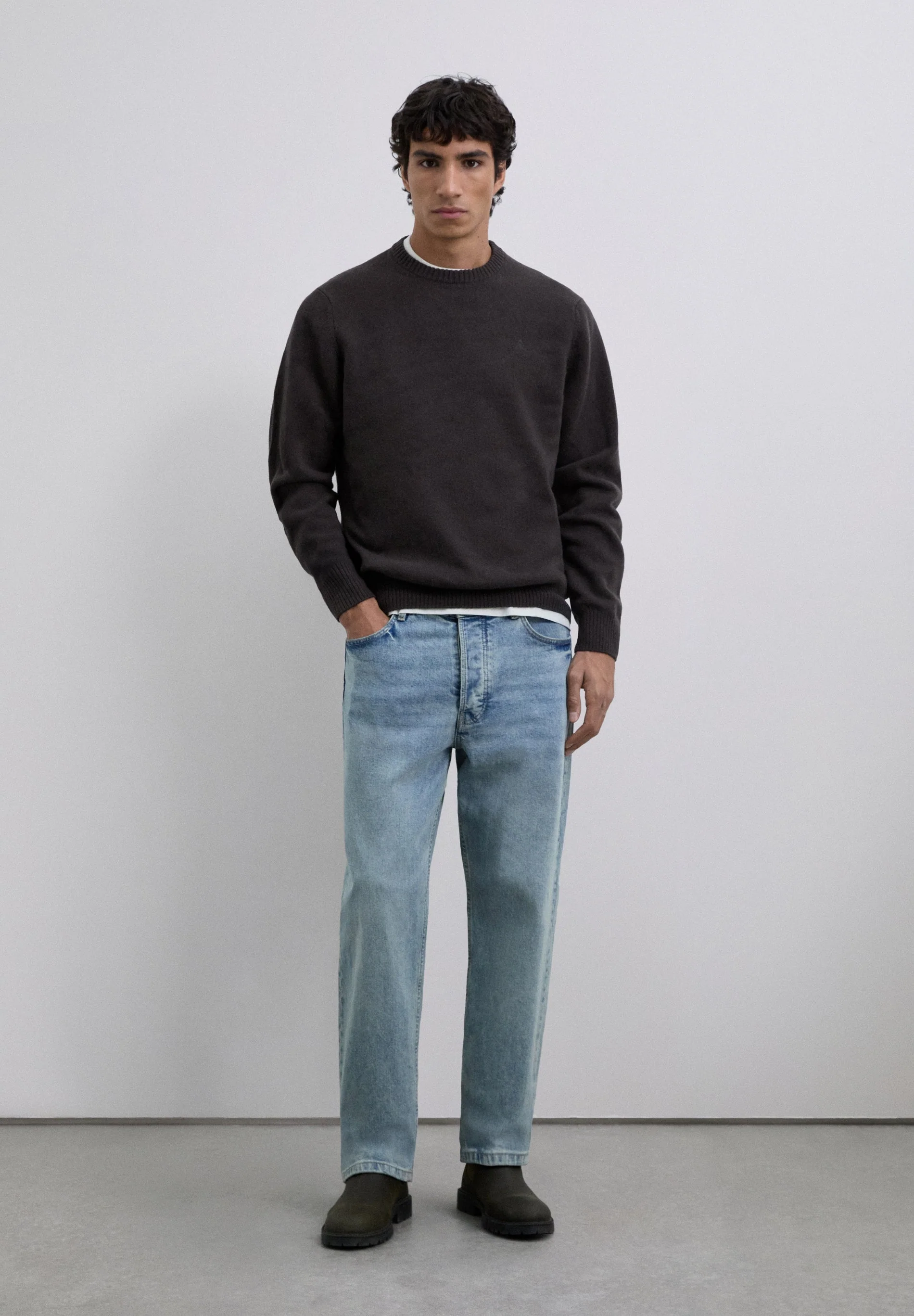 REGULAR FIT JEANS - Image 2